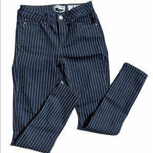 Indigo Rein Size 3 Ankle White striped Blue Jeans